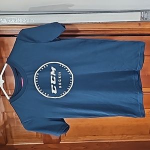 CCM Hockey boys L wicking T-shirt